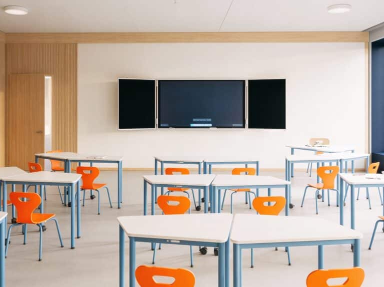 Minder lawaai in de klas stoelpootdoppen als akoestische oplossing